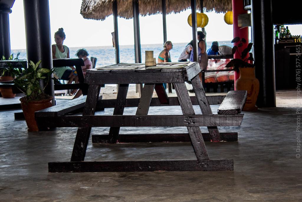 Bourbon Beach Jamaica Hotel เนกริล ภายนอก รูปภาพ