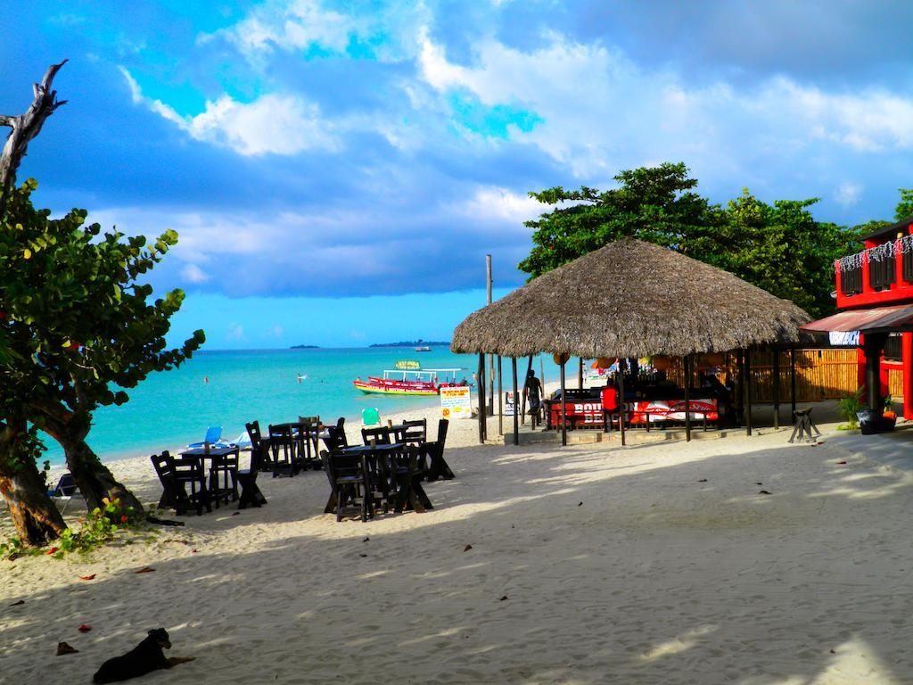 Bourbon Beach Jamaica Hotel เนกริล ภายนอก รูปภาพ