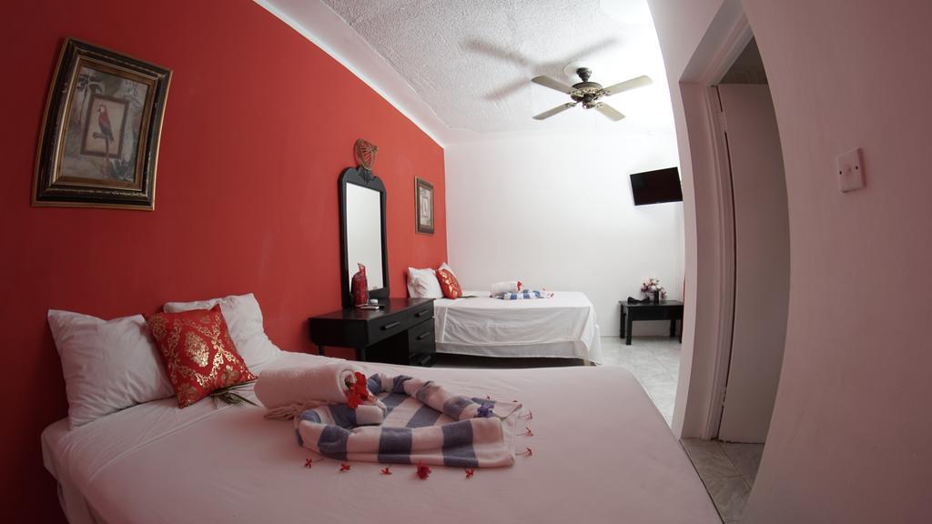 Bourbon Beach Jamaica Hotel เนกริล ภายนอก รูปภาพ