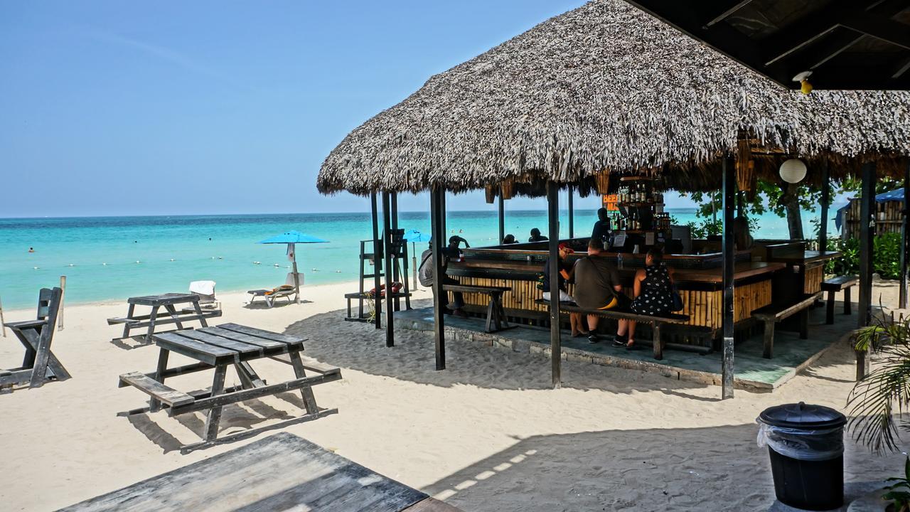 Bourbon Beach Jamaica Hotel เนกริล ภายนอก รูปภาพ