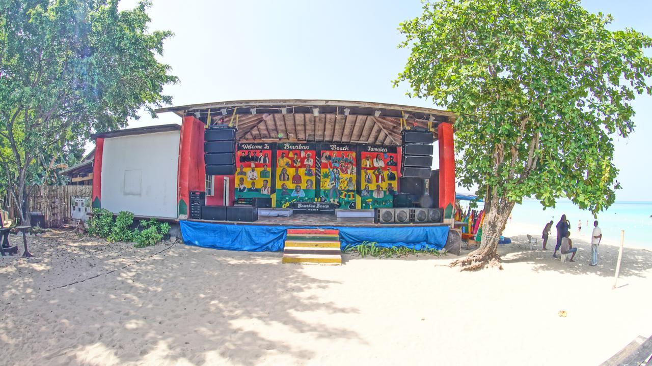 Bourbon Beach Jamaica Hotel เนกริล ภายนอก รูปภาพ