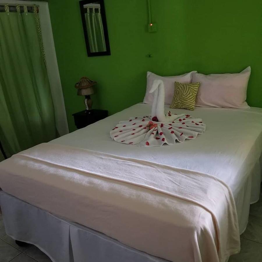Bourbon Beach Jamaica Hotel เนกริล ภายนอก รูปภาพ